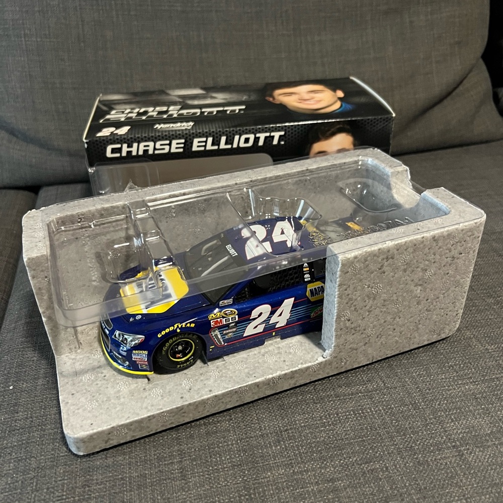 Chase Elliott 24 Diecast Model Car Daytona pole